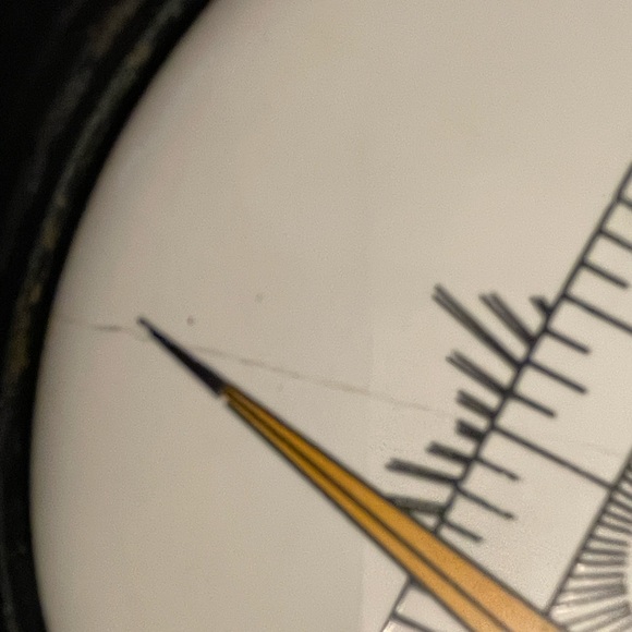 Vintage Trivet cast iron with hand painted ceramic tile of the Freemason symbol - Picture 3 of 8